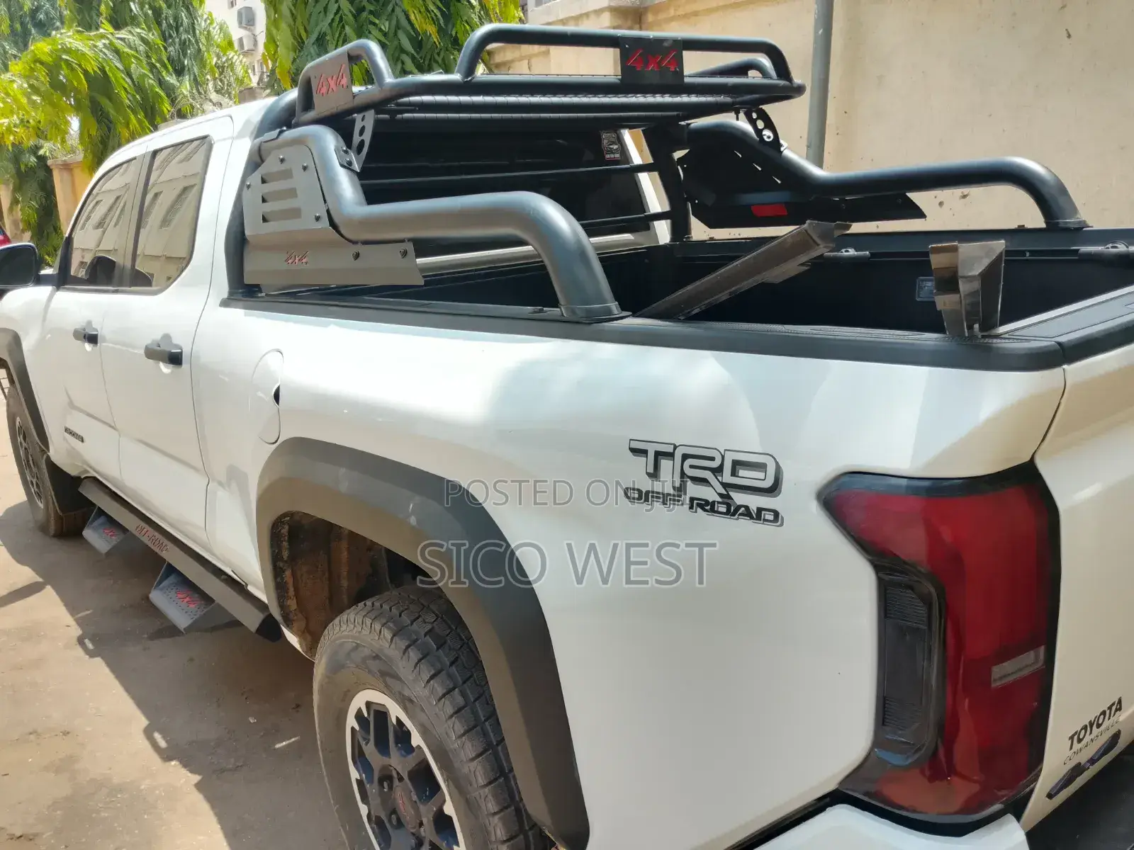 Jeep Gladiator Booth Cover