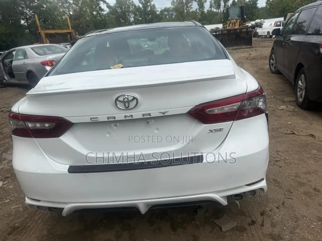 Toyota Camry XSE (2.5L 4cyl 8A) 2019 White