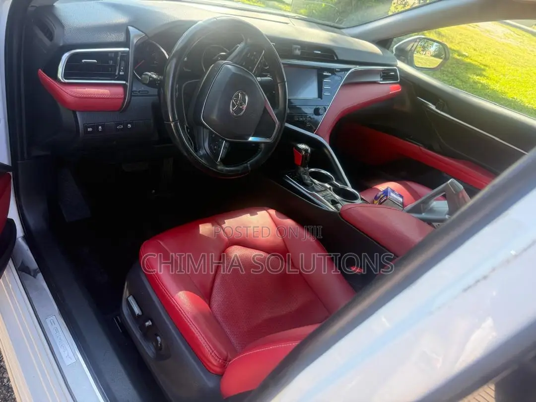 Toyota Camry XSE (2.5L 4cyl 8A) 2019 White