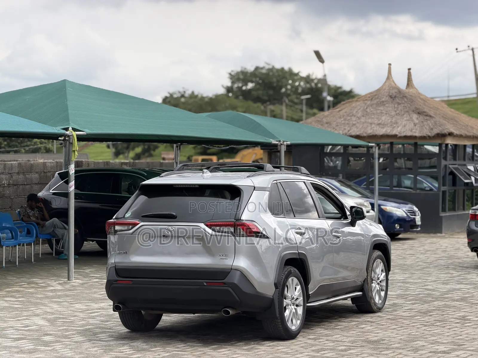 Toyota RAV4 XLE 2022 Silver