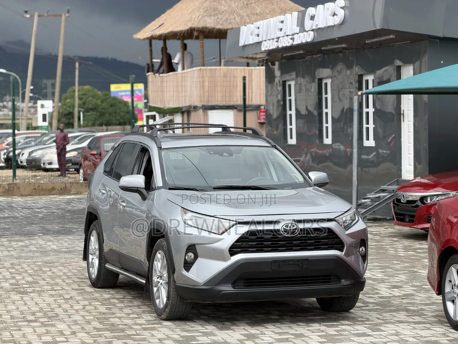 Toyota RAV4 XLE 2022 Silver