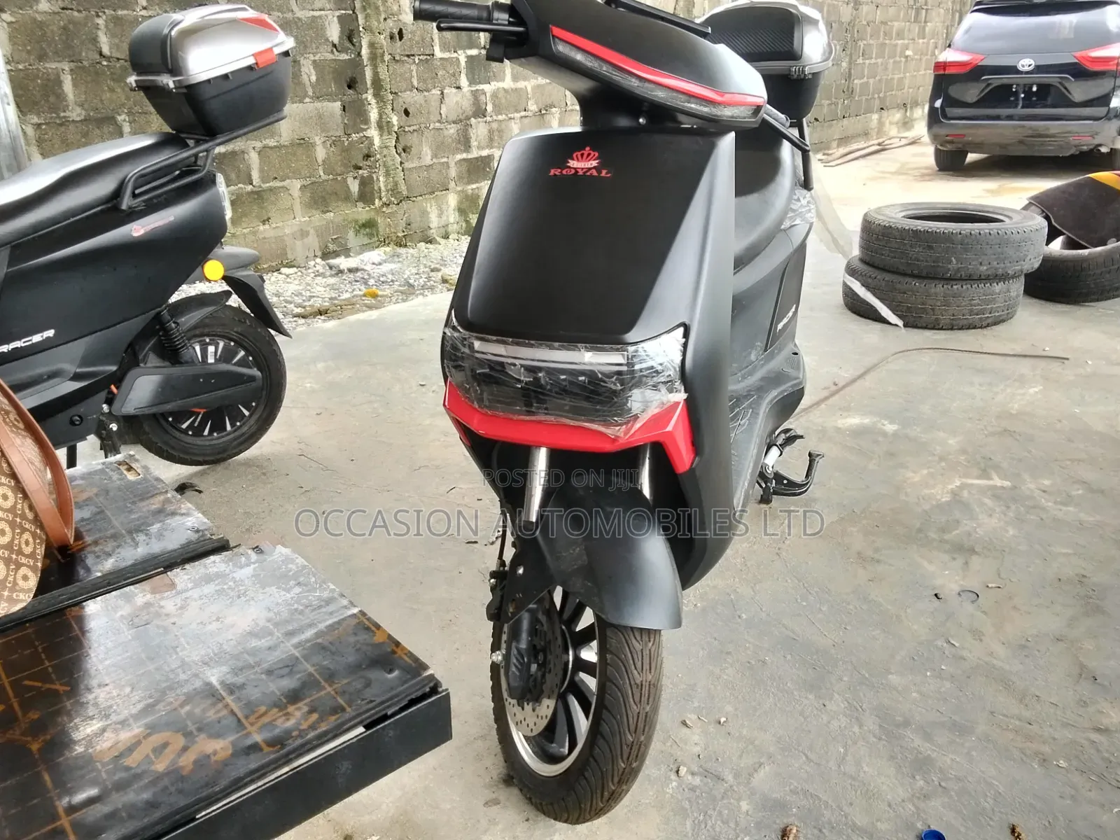 Royal Motorcycle 2024 Black