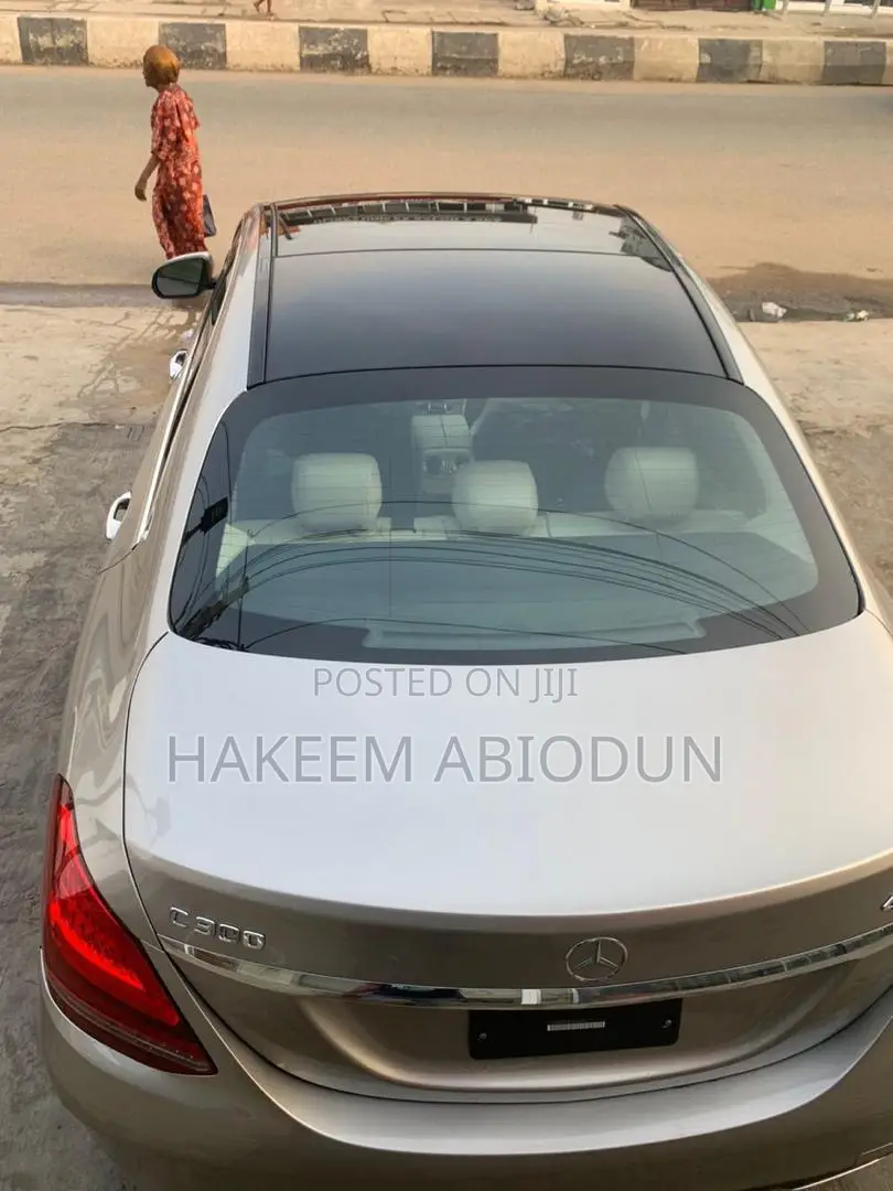 Mercedes-Benz C300 2020 Gold