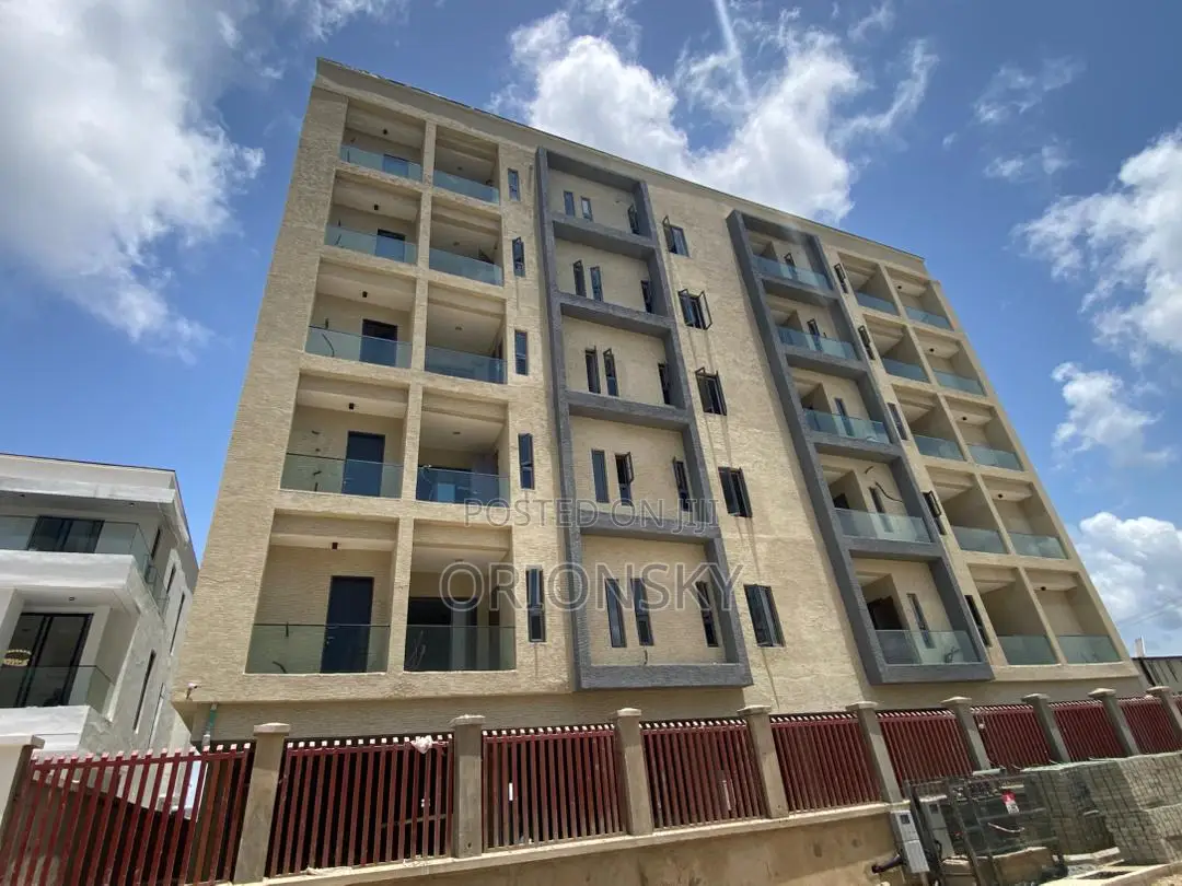 1bdrm Apartment in Lekki Phase 1 for sale