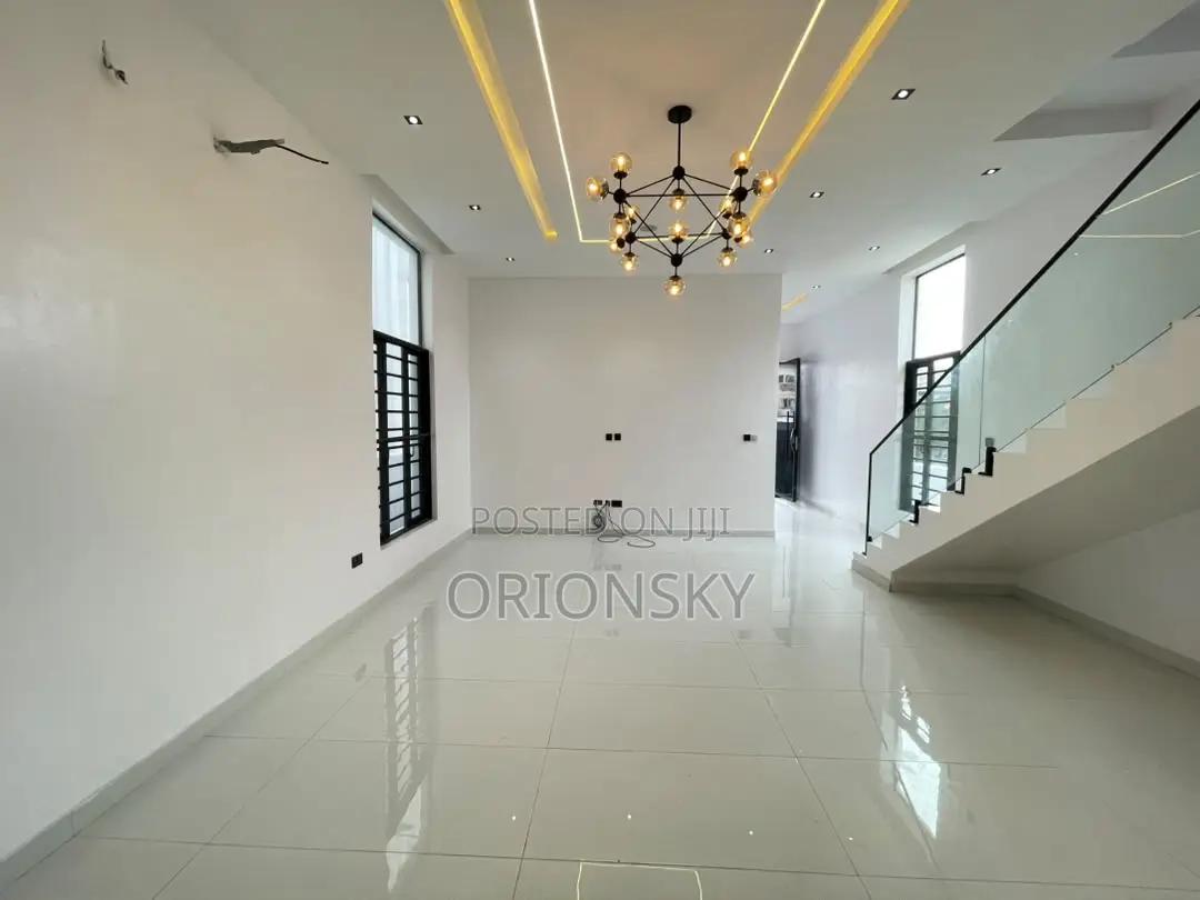 4bdrm Duplex in Olokonla for sale