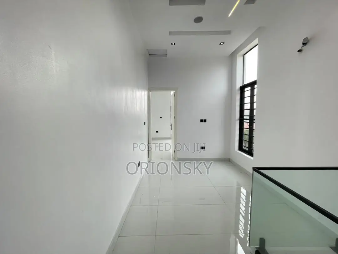4bdrm Duplex in Olokonla for sale