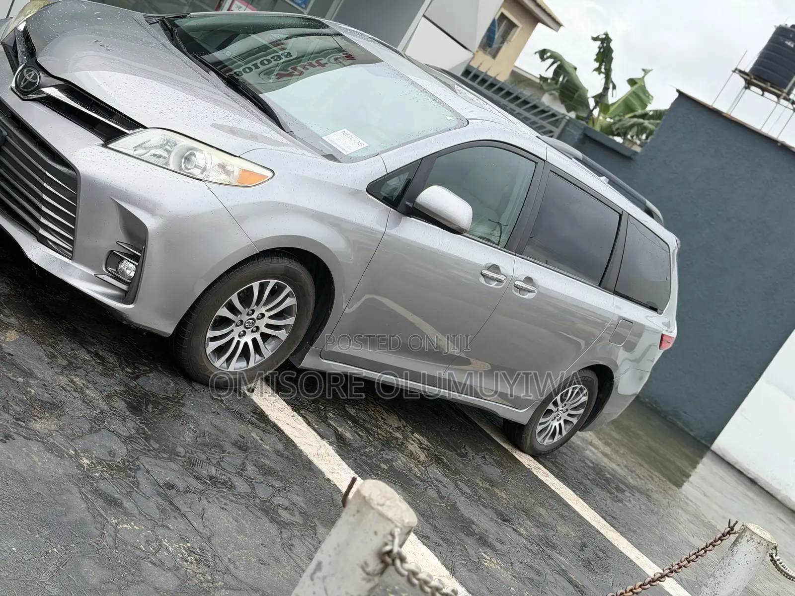 Toyota Sienna XLE (3.5L 6cyl 8A) 2018 Silver