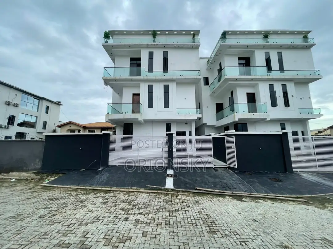 5bdrm Duplex in Olokonla for sale