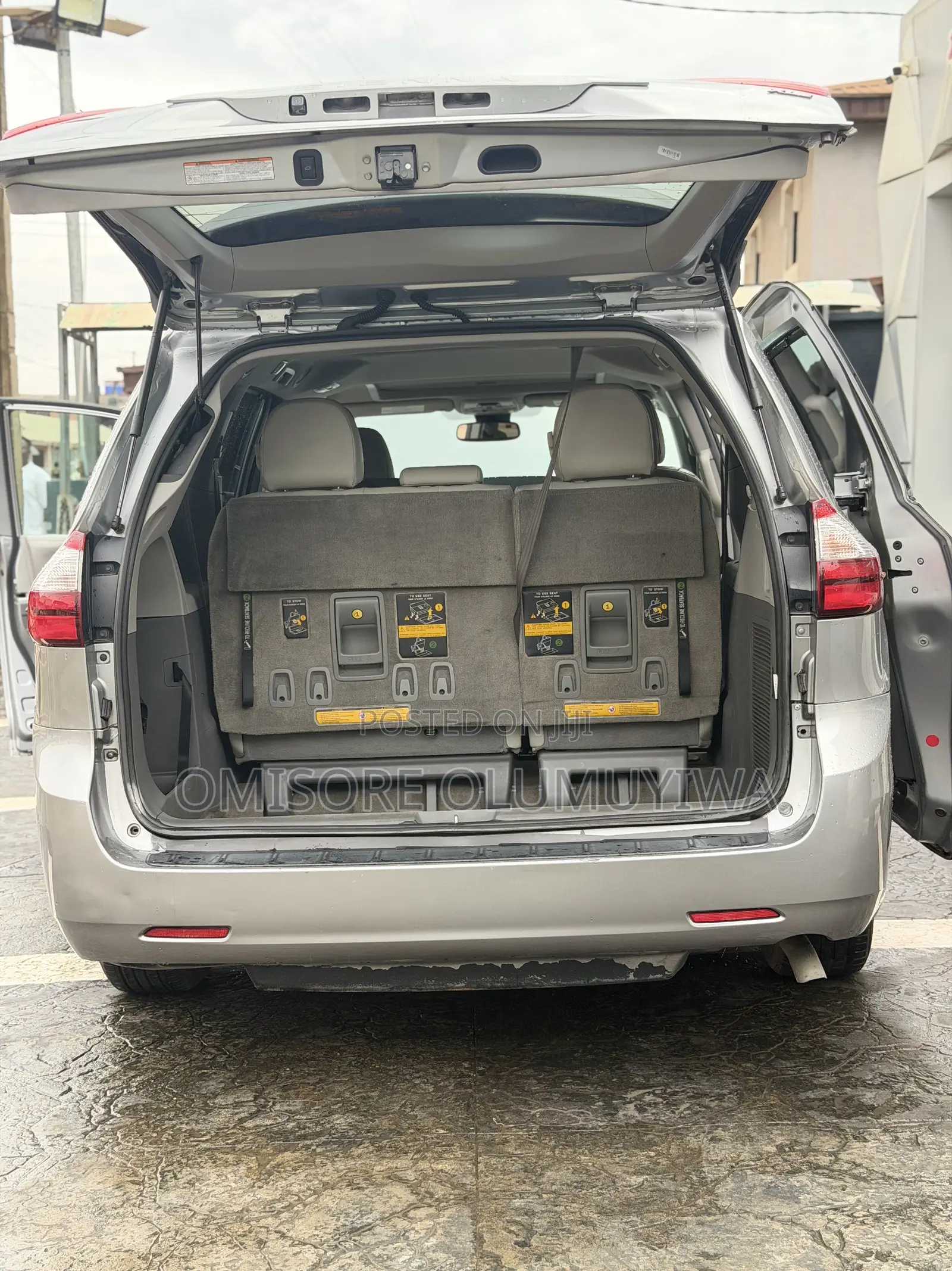 Toyota Sienna XLE (3.5L 6cyl 8A) 2018 Silver