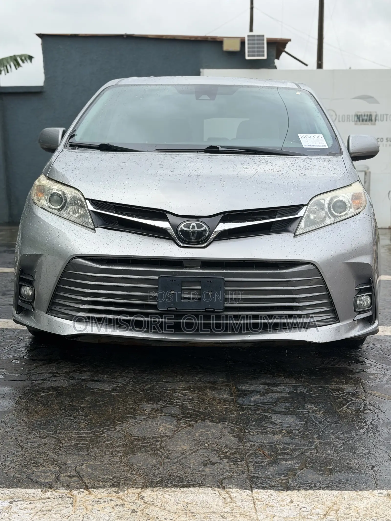 Toyota Sienna XLE (3.5L 6cyl 8A) 2018 Silver