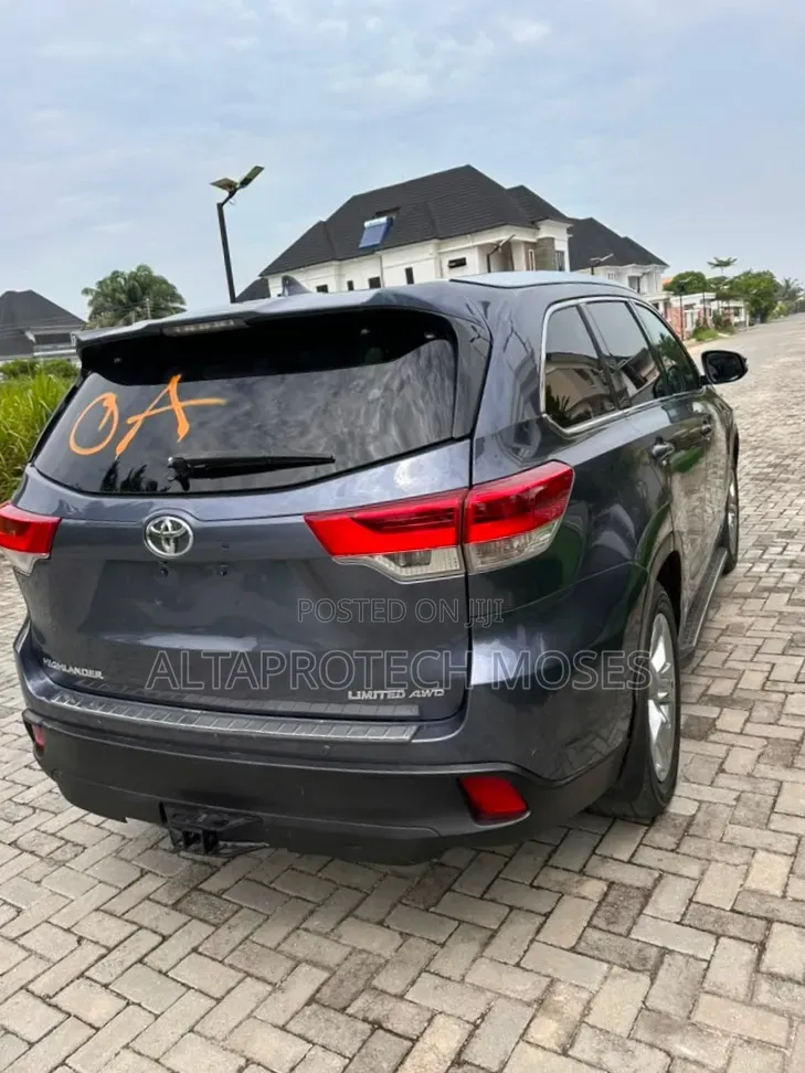 Toyota Highlander Limited Platinum 4x4 V6 (3.5L 6cyl 8A) 2017 Blue