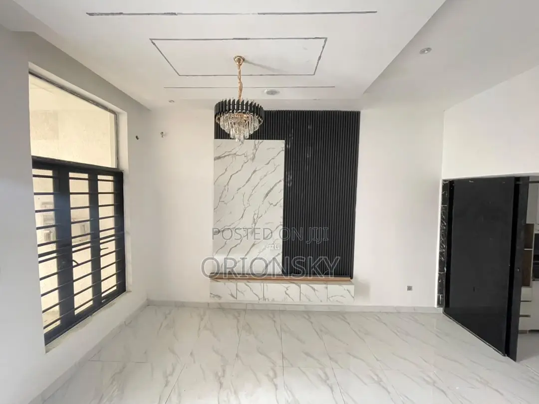 3bdrm Duplex in Thomas Estate for sale