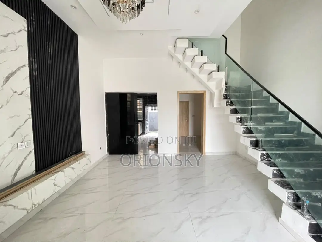 3bdrm Duplex in Thomas Estate for sale