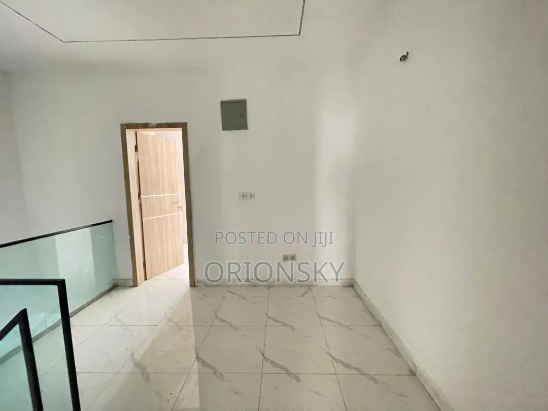 3bdrm Duplex in Thomas Estate for sale