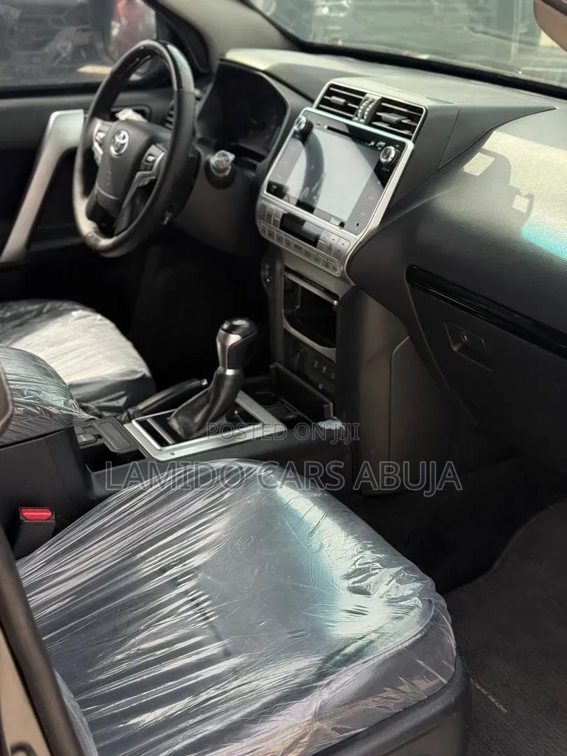 Toyota Land Cruiser Prado 2021 Black