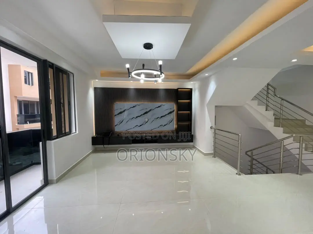 4bdrm Duplex in Adeniyi Jones for sale