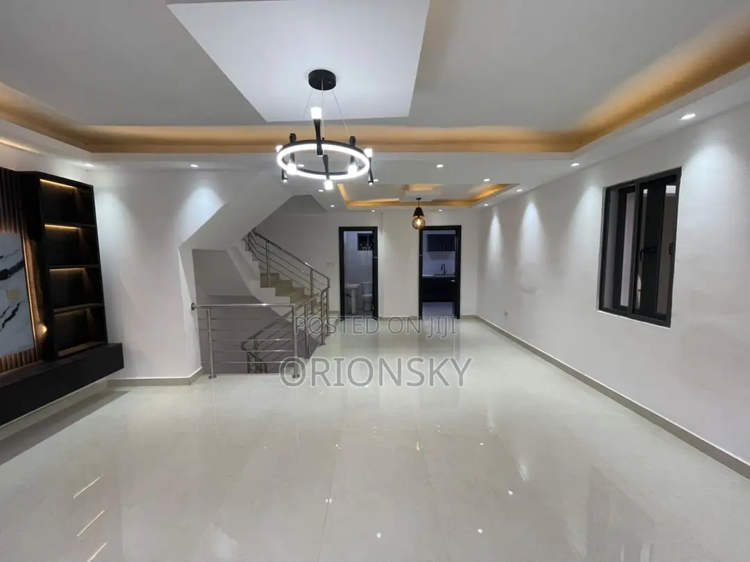 4bdrm Duplex in Adeniyi Jones for sale