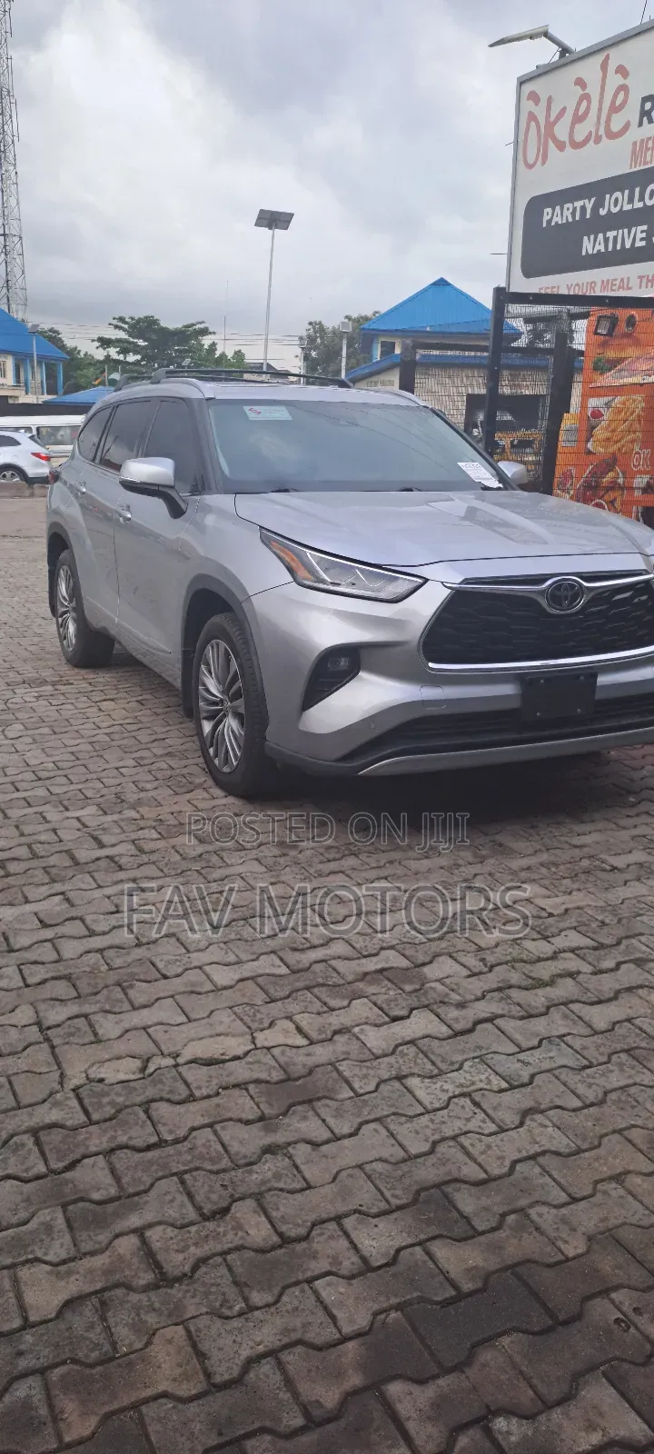 Toyota Highlander Platinum AWD 2020 Gray