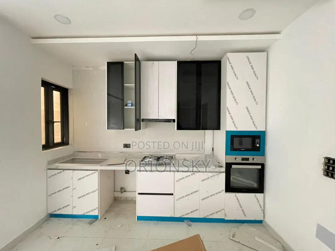 2bdrm Apartment in Lekki Phase 1 for sale