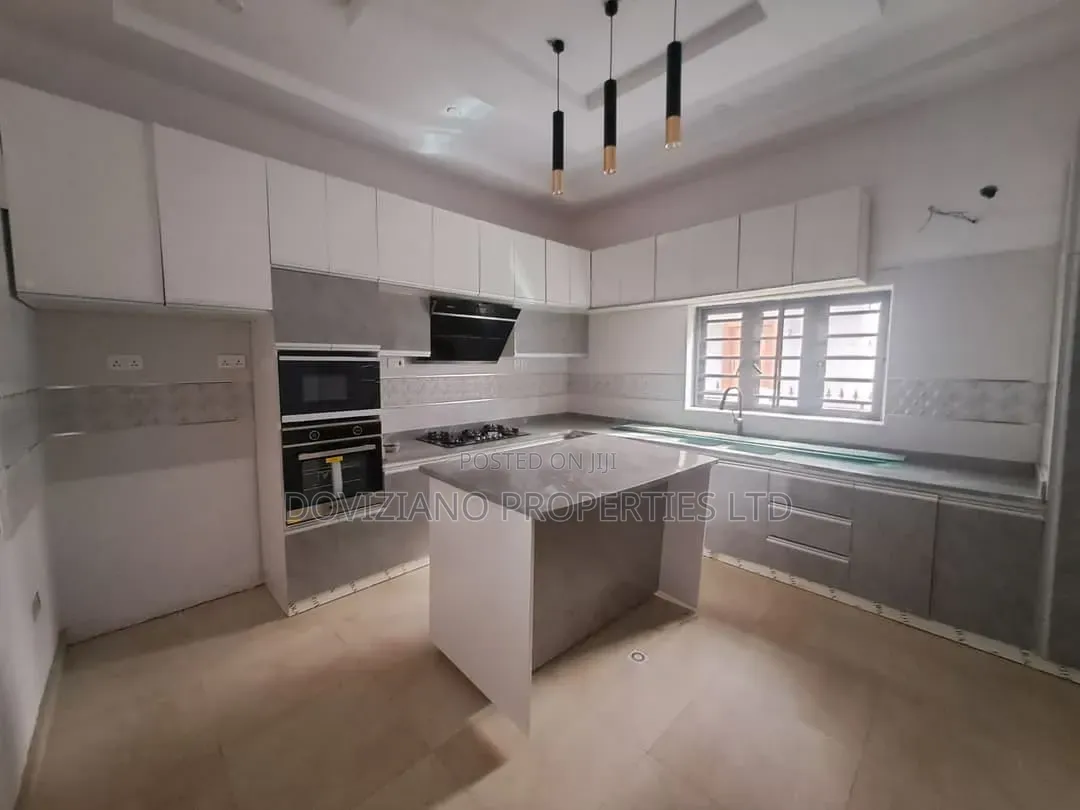 4bdrm Duplex in Shonibare Estate for rent