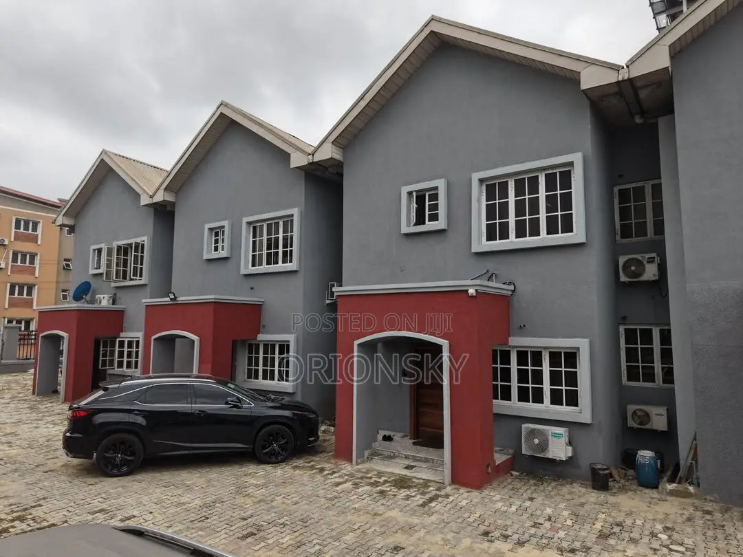 Furnished 4bdrm Duplex in Millenuim/UPS for sale