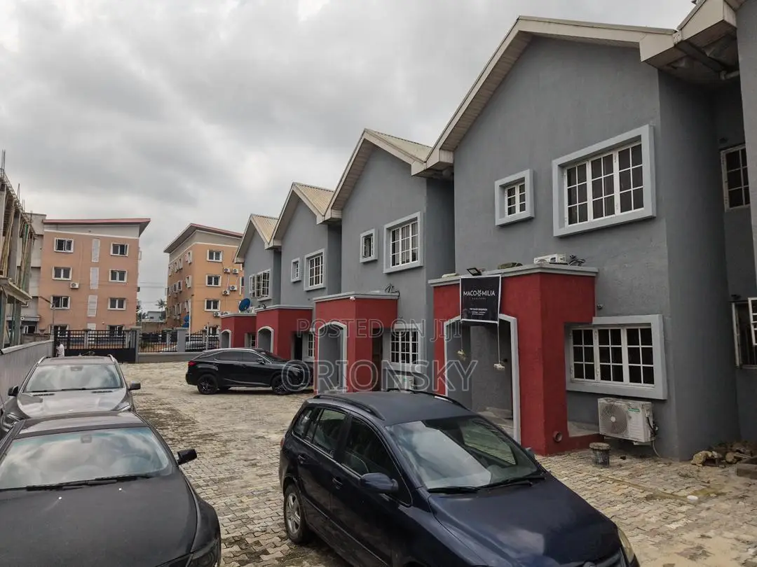 Furnished 4bdrm Duplex in Millenuim/UPS for sale