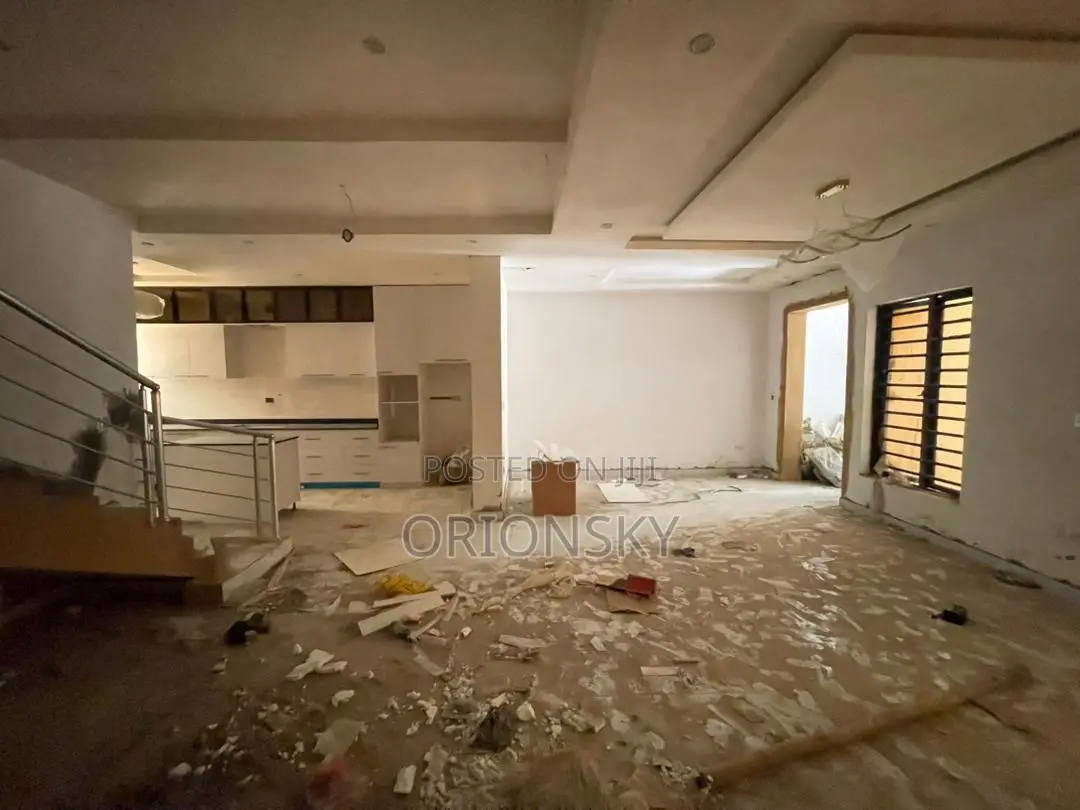 4bdrm Duplex in Adeniyi Jones for sale