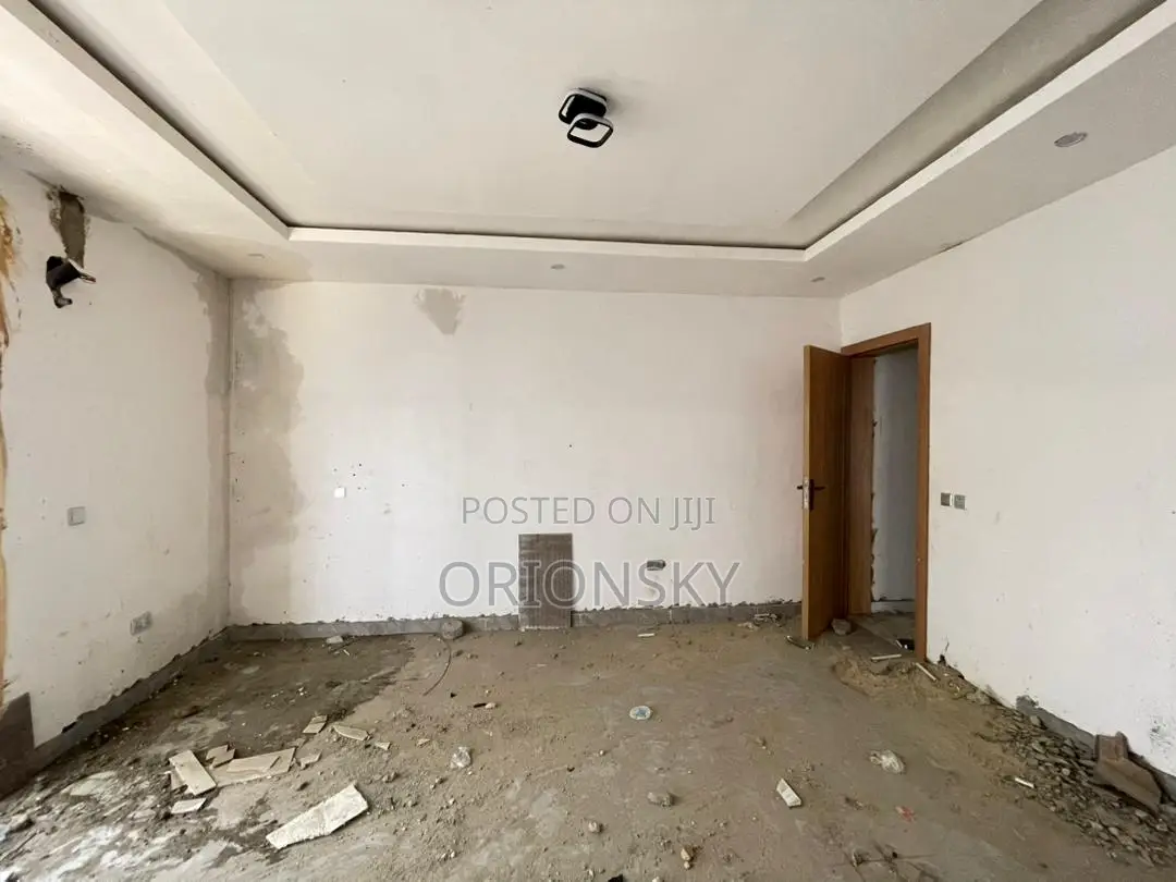 4bdrm Duplex in Adeniyi Jones for sale