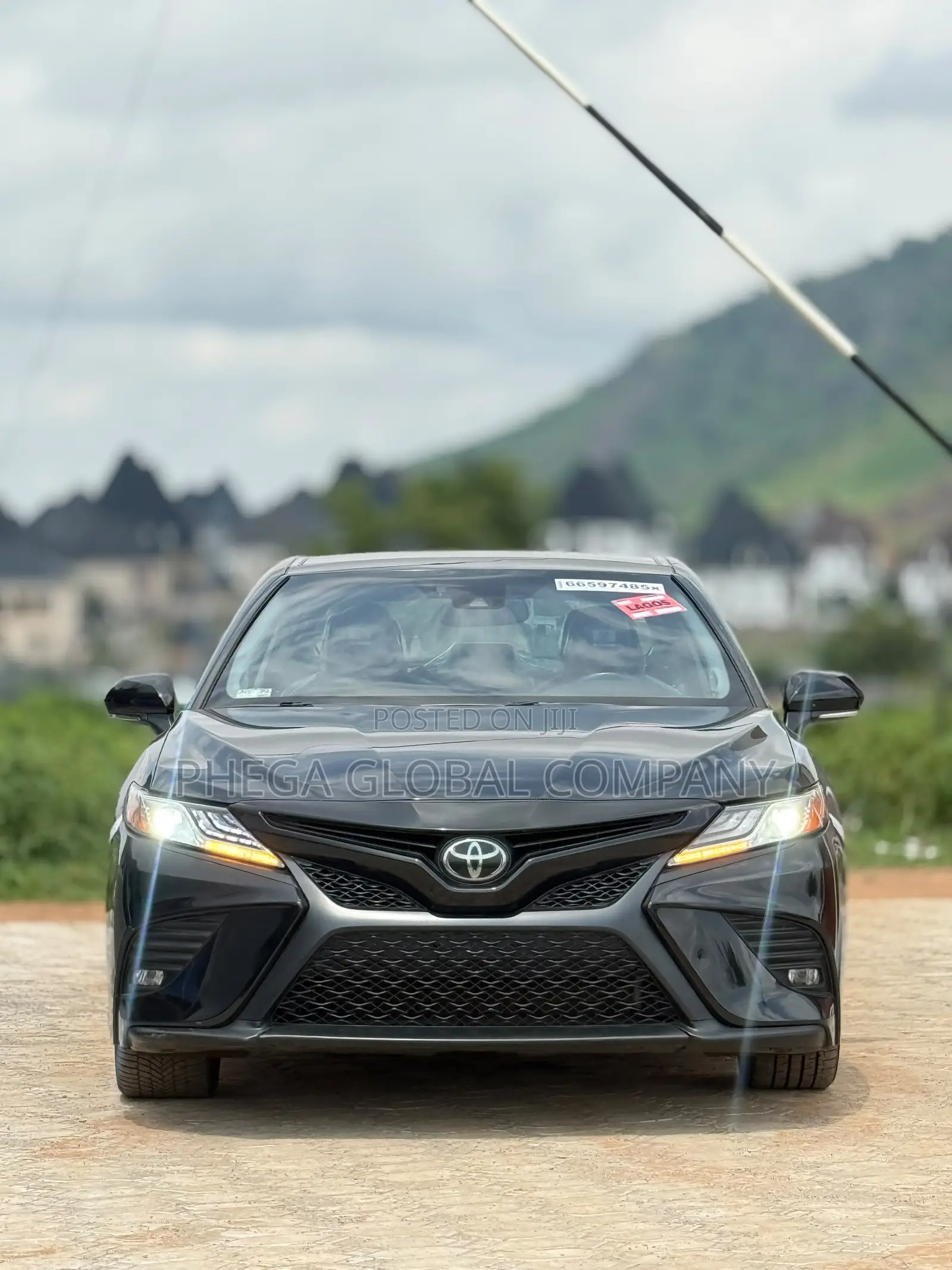 Toyota Camry XLE FWD 2020 Black
