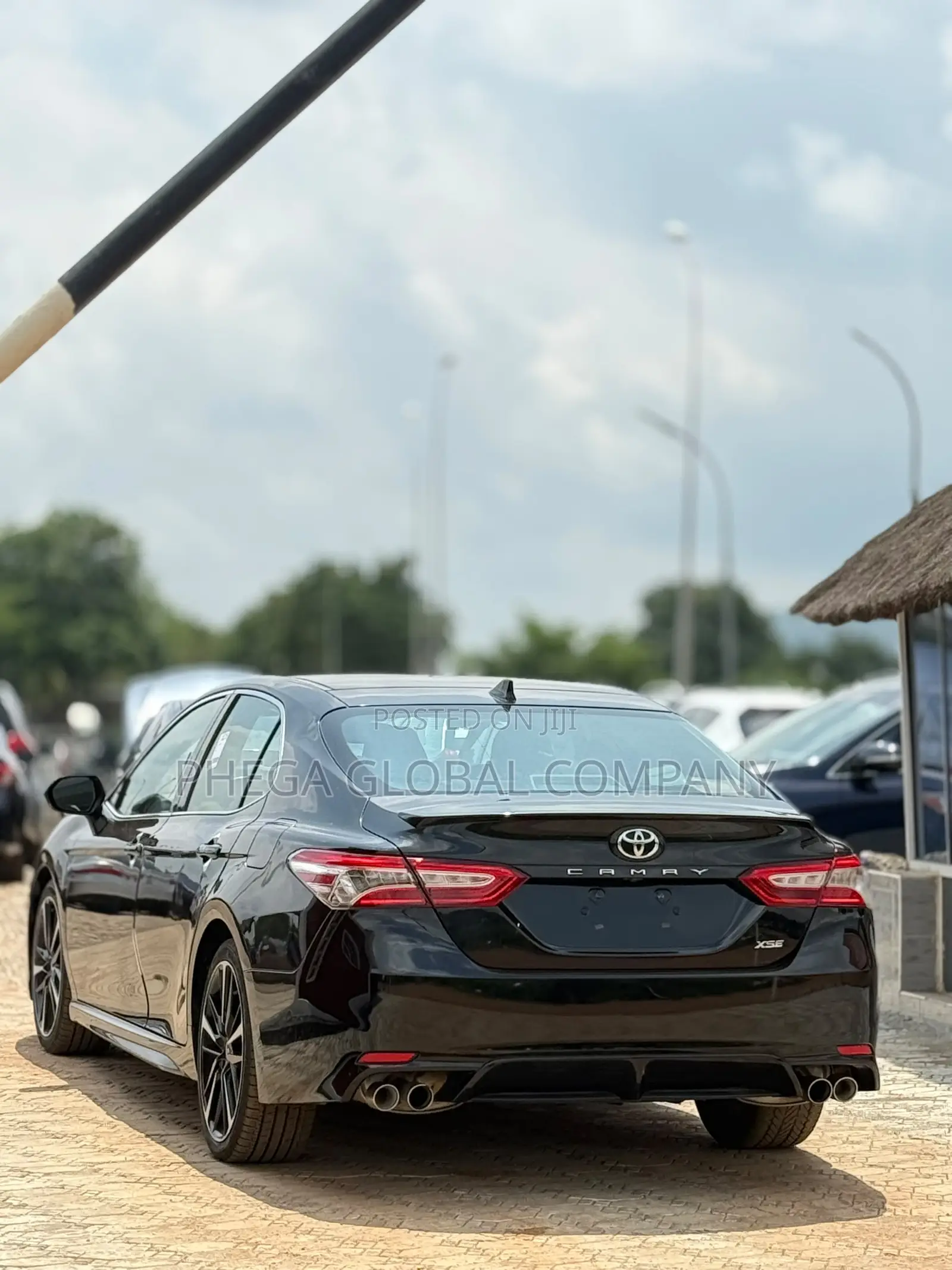 Toyota Camry XLE FWD 2020 Black