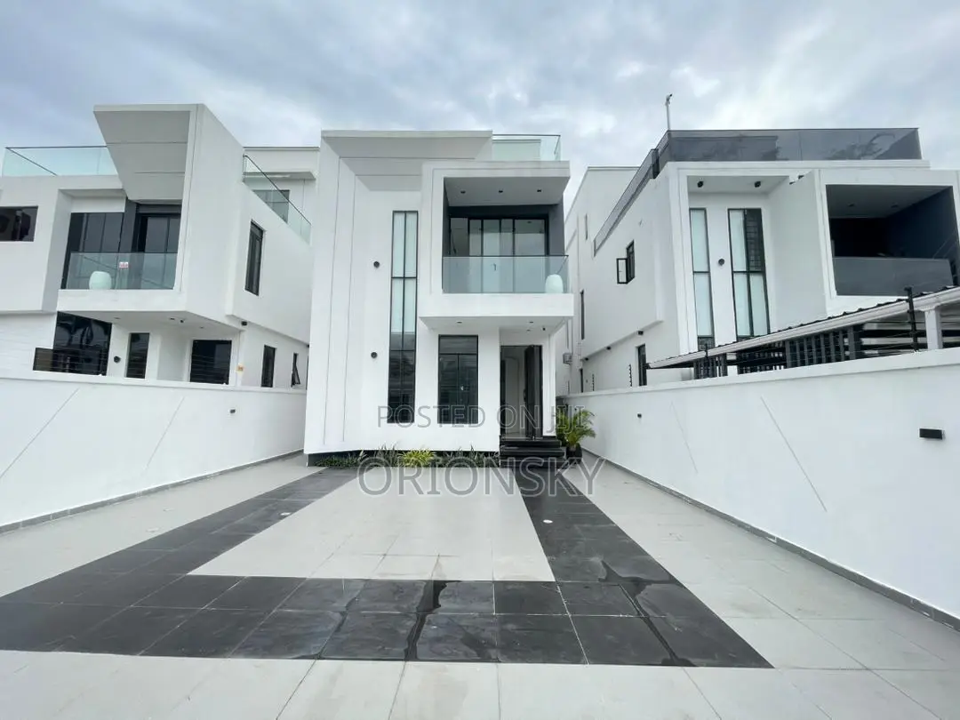5bdrm Duplex in Lekki Phase 1 for sale