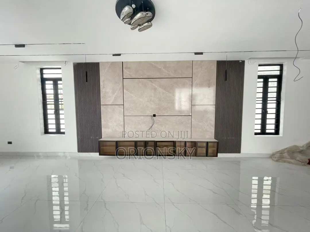 5bdrm Duplex in Lekki Phase 1 for sale