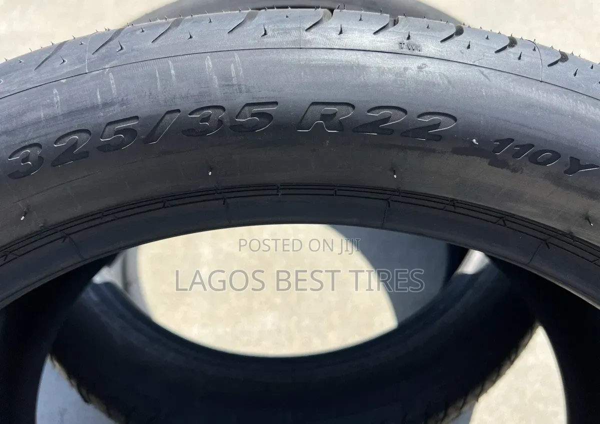 Premium Pirelli P Zero 325/35 R22 – Staggered Rear Setup Tires |