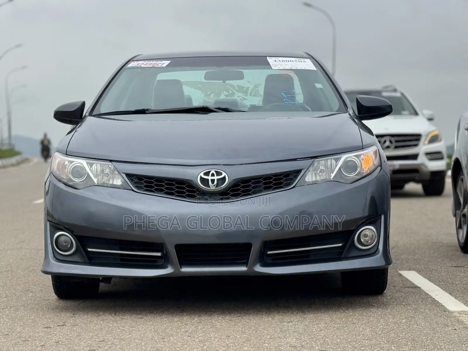 Toyota Camry SE 4dr Sedan (2.5L 4cyl 6A) 2013 Gray
