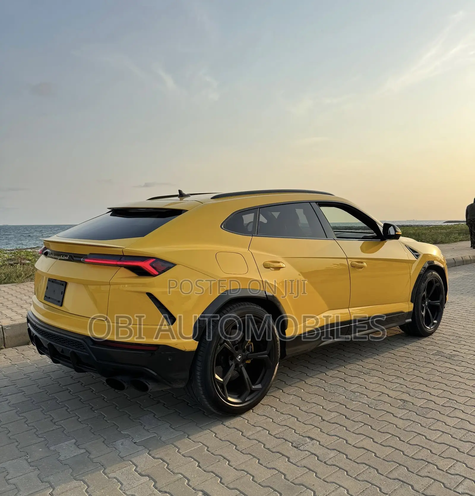 Lamborghini Urus Base 2019 Yellow