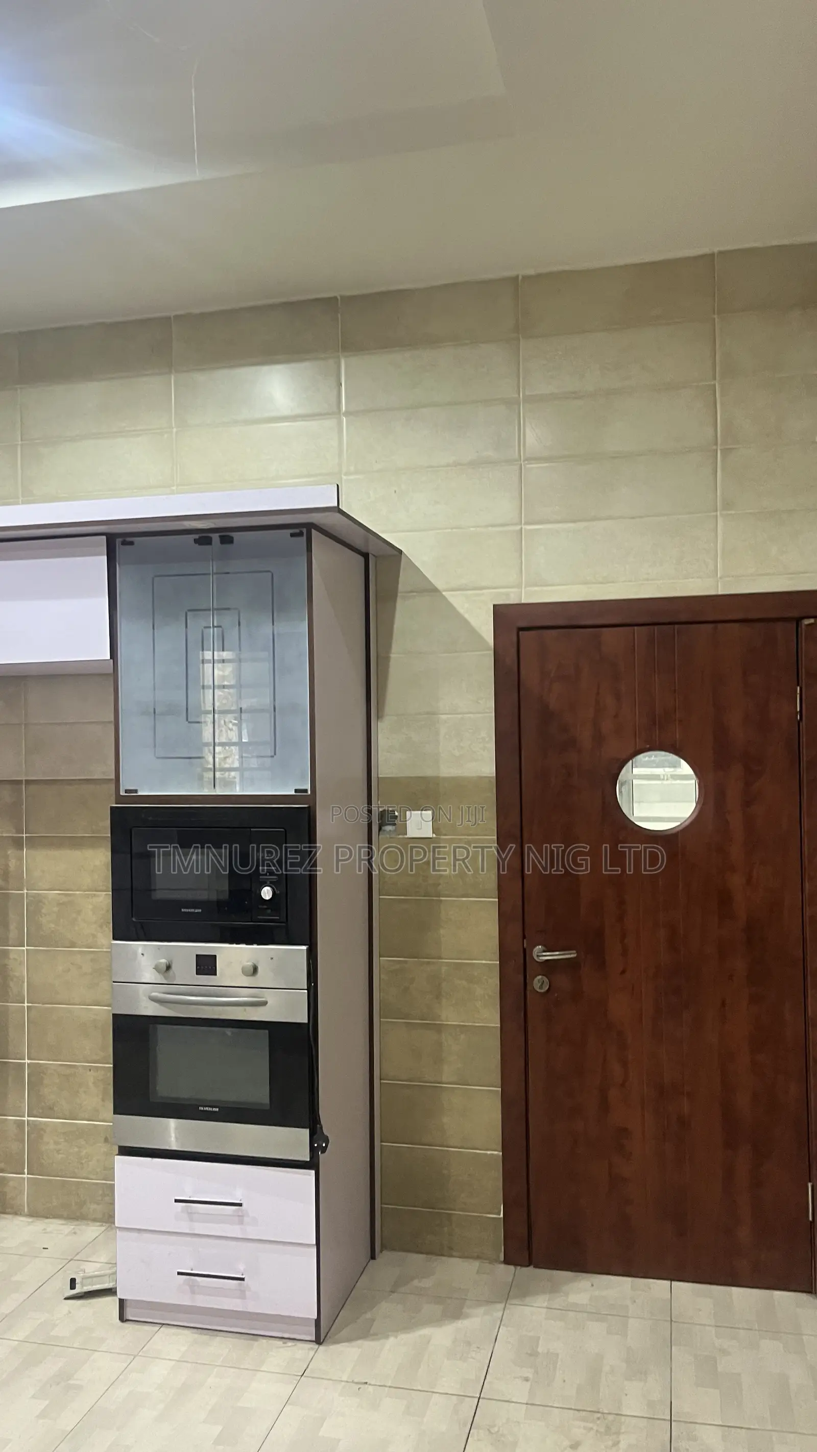 5bdrm Duplex in Osapa, Jakande for rent