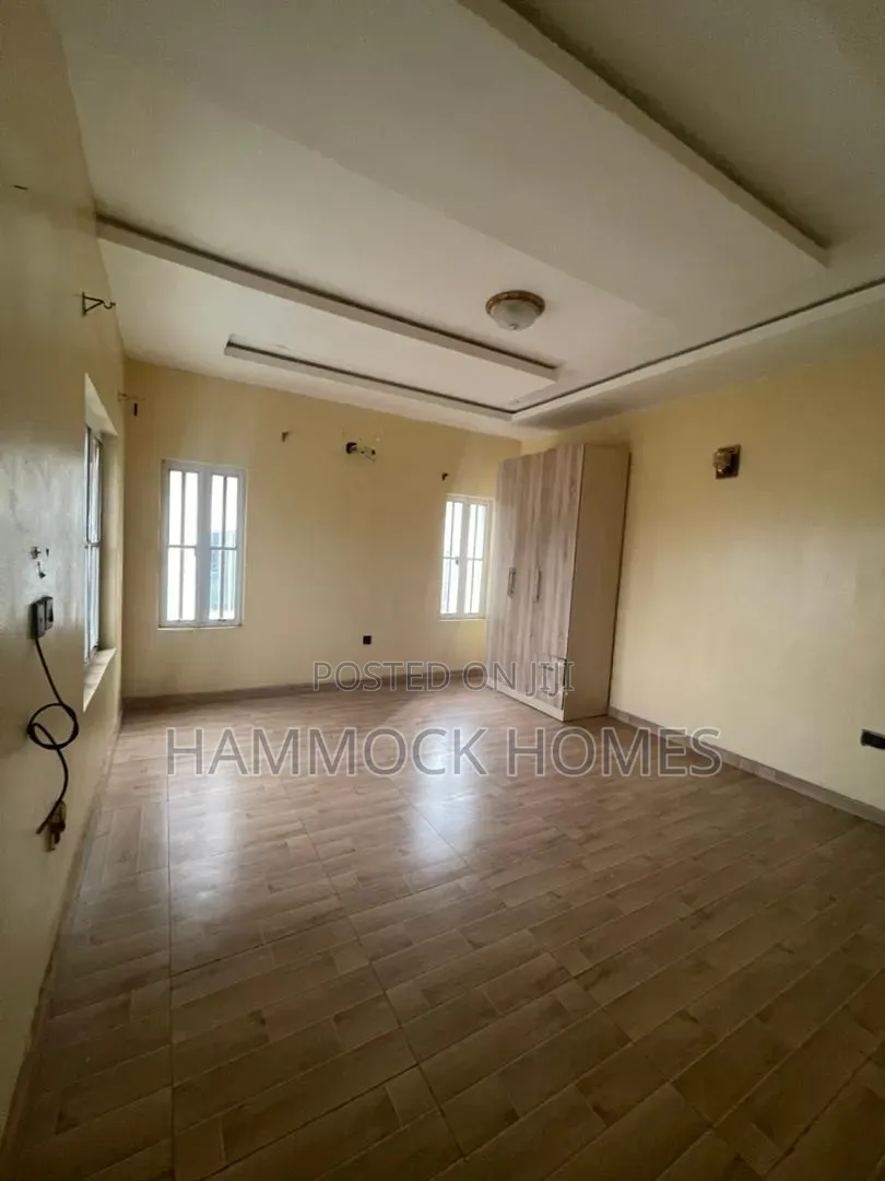 4bdrm Duplex in Carlton Gate Estate, Akobo for rent