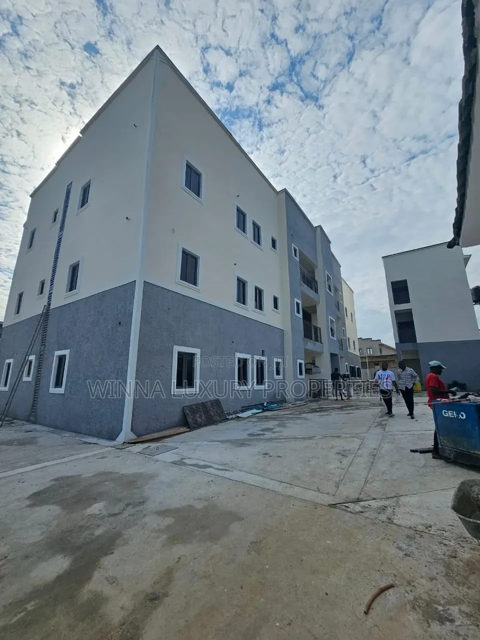 3bdrm Block of Flats in Around Dunamis, Lugbe District for rent