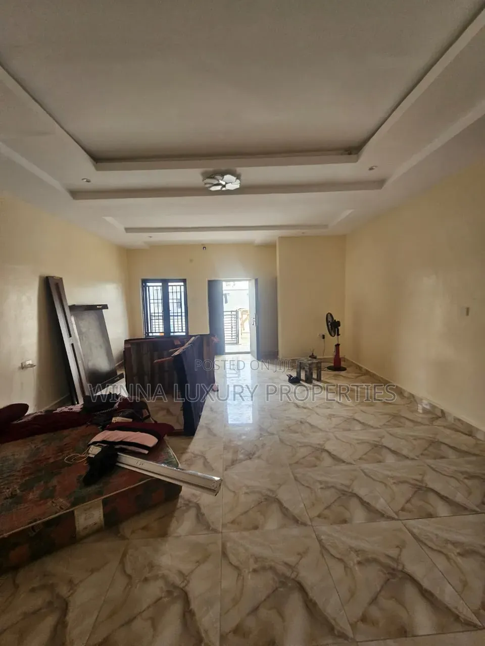 3bdrm Block of Flats in Around Dunamis, Lugbe District for rent