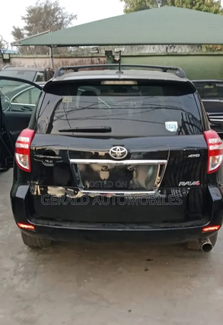 Toyota RAV4 2011 Black