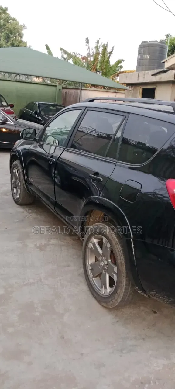 Toyota RAV4 2011 Black