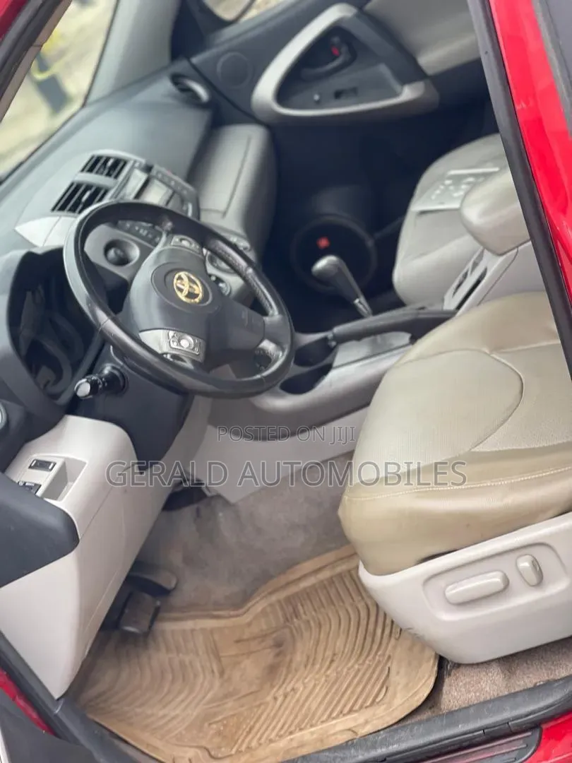 Toyota RAV4 2008 Red