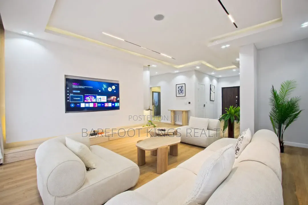 Luxury 3Bedroom Waterfront Apartment