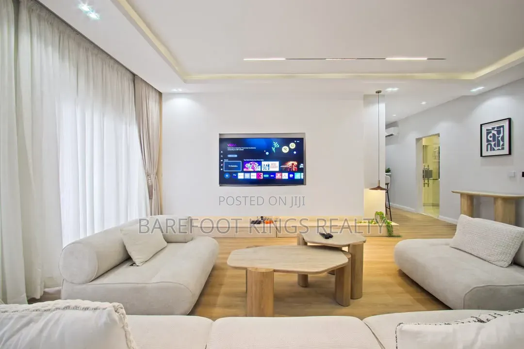 Luxury 3Bedroom Waterfront Apartment