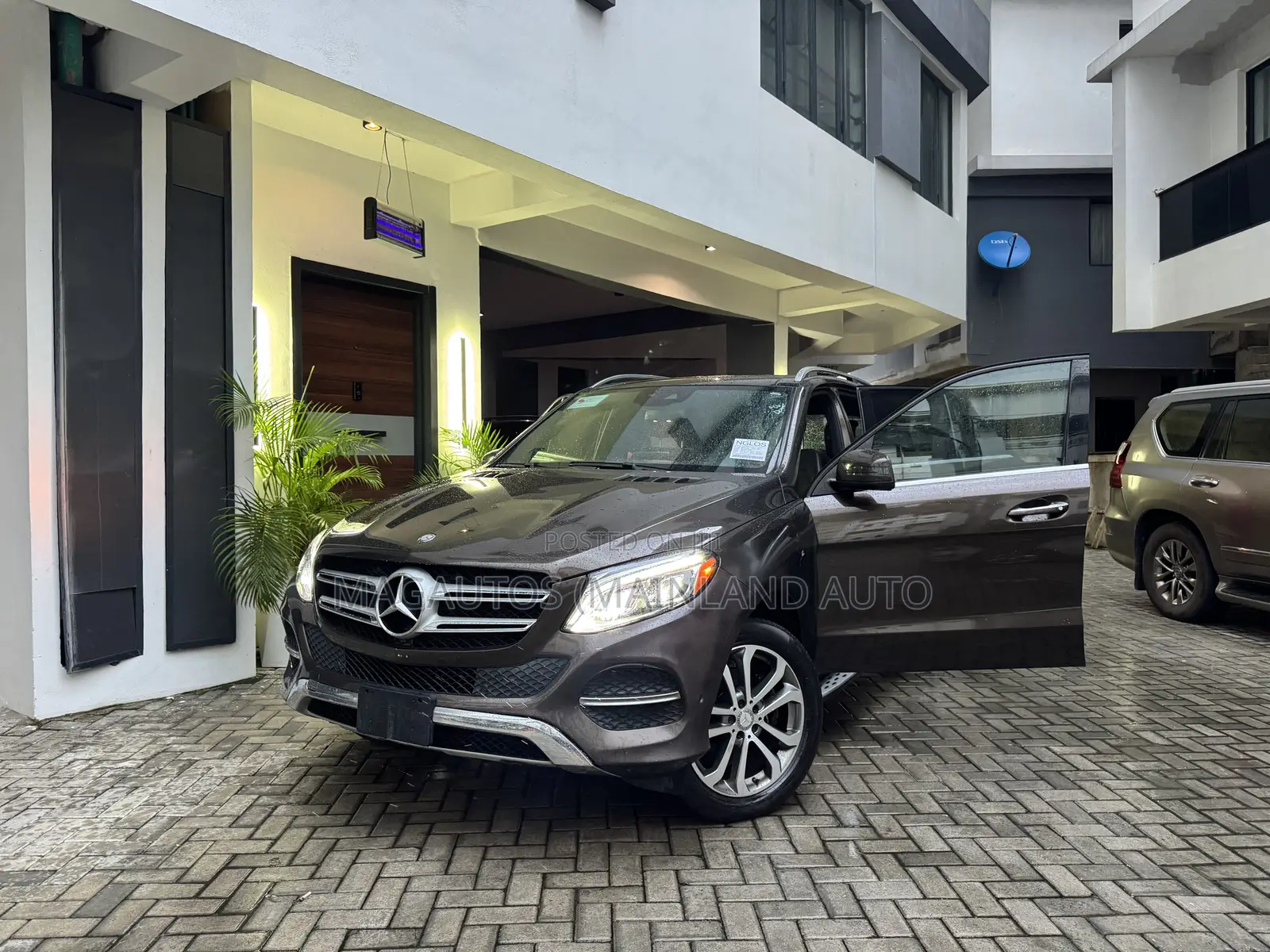 Mercedes-Benz GLE-Class GLE 350 2016 Brown