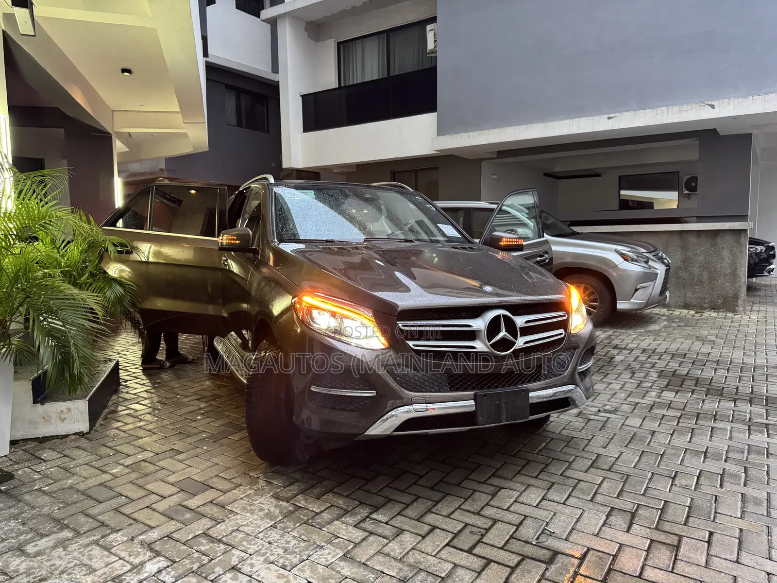 Mercedes-Benz GLE-Class GLE 350 2016 Brown