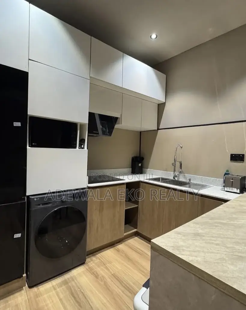 2 Bedroom Penthouse Shortlet - Ikeja GRA (24/7 Power+Fast Wi-Fi)