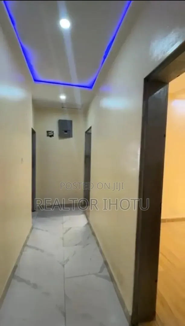 3bdrm Apartment in Idu Industrial for sale