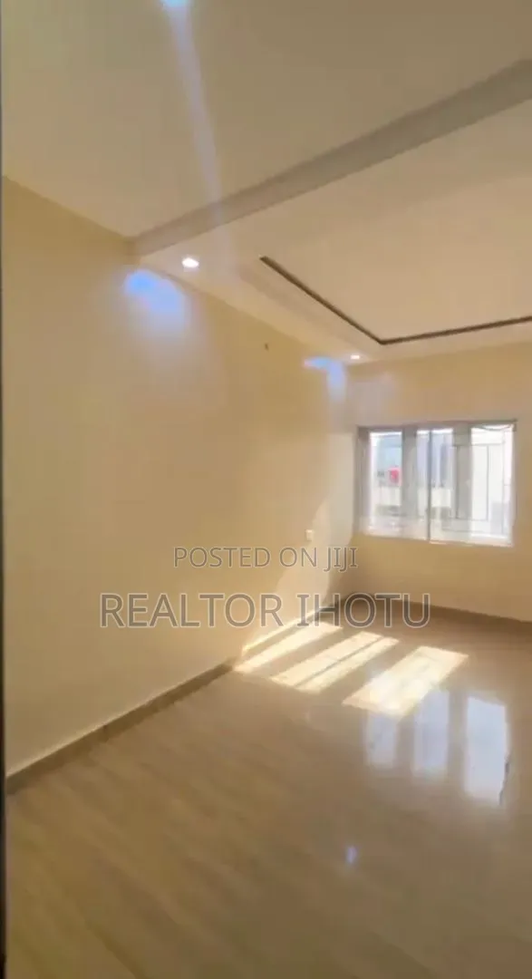 3bdrm Apartment in Idu Industrial for sale