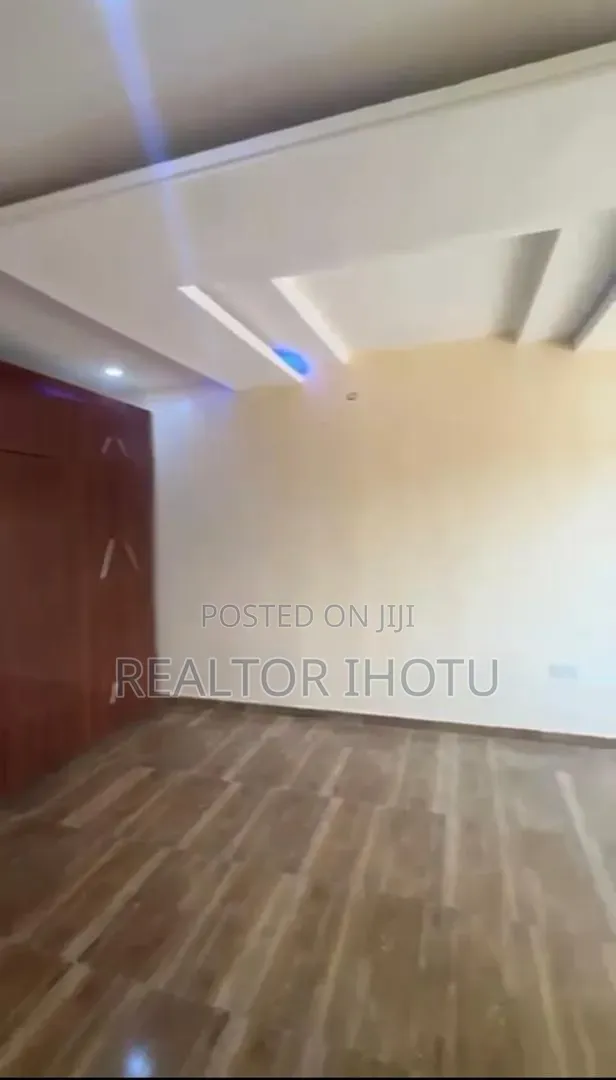3bdrm Apartment in Idu Industrial for sale